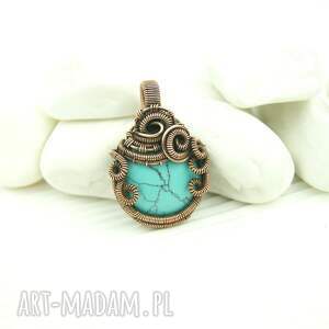 Blue-Pearl-Art: Wisiorek z howlitem wire wrapping, mały, biżuteria artystyczna, dla niej, na prezent