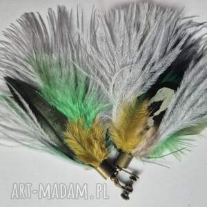 ruda klara klipsy długie pióra kolorowe bardzo stylowe zwracają uwagę