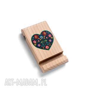 drewniany stojak pod telefon z grafiką serce ludowe kwiaty, folk, oryginalny
