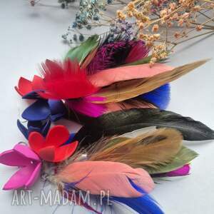 Kolczyki pióra i kwiaty bardzo kolorowe i lekkie wykonane