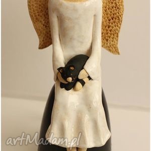 handmade ceramika anioł męski z kotem