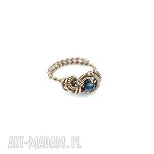 szafir regulowany pierścionek z miedzi, wire wrapping, biżuteria artystyczna