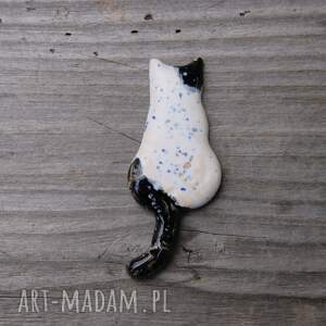 ceramiczny magnes kot biało-czarny prezent