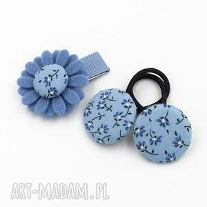 ręcznie robione dla dziecka komplet spinka kwiatek i gumeczki blue little flowers