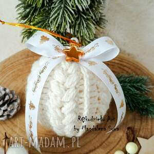 bombka z włóczki na szydełku, szydełkowa bombka, boże narodzenie