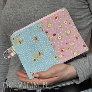 Saszetka M w kwiaty, bawełniana, styl romantyczny