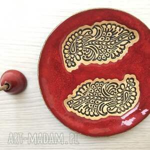 ręcznie zrobione dekoracje talerzyk ze stożkiem zestaw w czerwieni