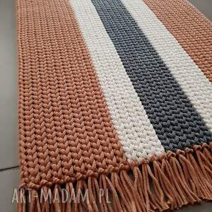 sznurkowy dywan z frędzlami na indywidualne zamówienie sznurka