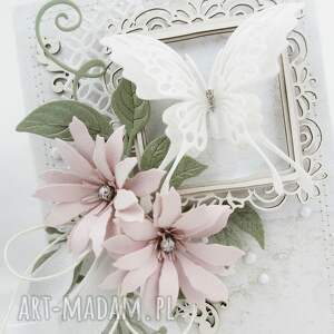 handmade scrapbooking kartki z motylem w pudełku