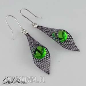 zielone w rożku - kolczyki - Caltha