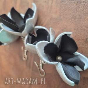święta, kolczyki czarno-srebrne kwiaty tulipany bardzo lekkie niezwykle