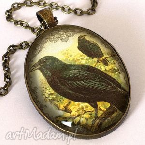 kruk - owalny medalion z łańcuszkiem, wiktoriański prezent, ptak