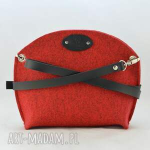 mała torebka ze skórzanym paskiem - czerwona długim