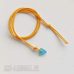 serduszko bransoletka, sznurek, tworzywo sztuczne wisiorki