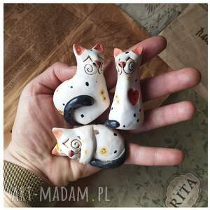 handmade ceramika kotki białe nakrapiane