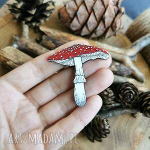 pin muchomor (ręcznie malowana, biżuteria ekologiczna, drewno dębowe, grzyby)
