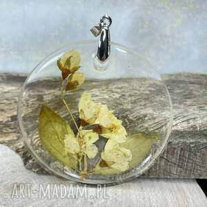 z gałązką jaśminu w z600, wisiorek z żywicy