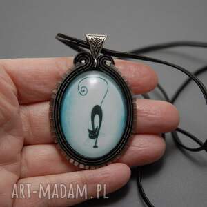 wisiorek sutasz z kotem soutache sznurek, koraliki