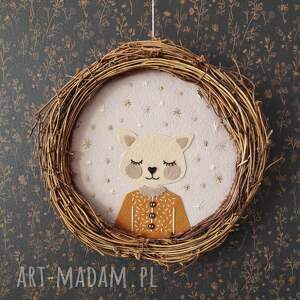 Wianek dekoracyjny z kotem - rękodzieło do pokoju dziecięcego