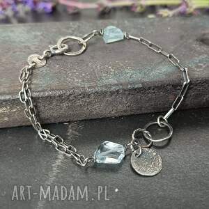 Akwamaryn. Surowa srebrna bransoletka, delikatna, srebro oksydowane, biżuteria