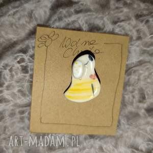 broszka ceramiczna mini piesek, biżuteria, prezent, babci przypinka