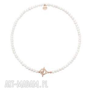 Naszyjnik z pereł naturalnych z ozdobnym zapięciem z różowego złota