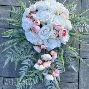 upominek święta kwiaty, wiązanka sztuczna