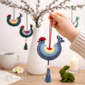 cztery kurki/ kolorowe szydełkowe ozdoby wielkanocne/ koguty/