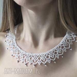 Naszyjnik Biała koronka koraliki szklane, naszynik koralikowy