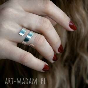 srebrny zawijany pierścionek, surowy zawinięty minimalistyczny, prosty duży
