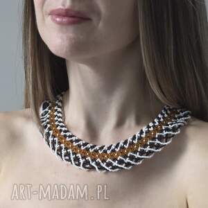 Ażurowa kolia Cruella z koralików szklanych w odcieniach czerni