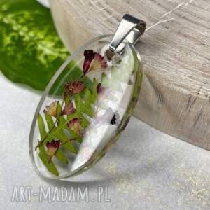 wisiorek z kwiatami żurawki w żywicy z1831, kwiaty żórawki