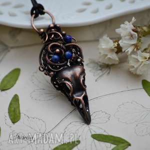 handmade naszyjniki crow skull - naszyjnik w gotyckim stylu z lapis lazuli