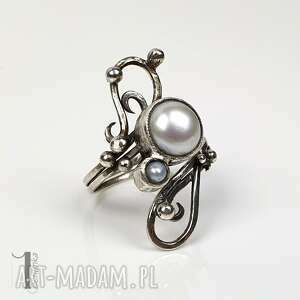 sorbus III - srebrny pierścionek z perłą słodkowodną