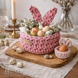 Koszyczek wielkanocny, zajączek z uszkami z sznurka