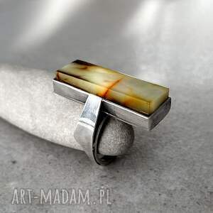 Prezent Simple srebrny pierścionek z bursztynem bałtyckim