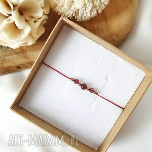 Bransoletka z granatem biżuteria, granat, z kamieni, na nitce, kamień kreatywności