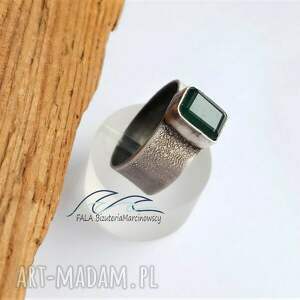 pierścionek z głęboką zielenią agatu srebro postarzane kolczyki 925