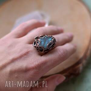 z labradorytem, duży pierścionek