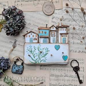 rustykalny wieszak z niezapominajkami na klucze ręcznie malowane