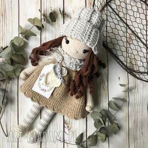 handmade prezent święta lalka marysia w beżowej sukience