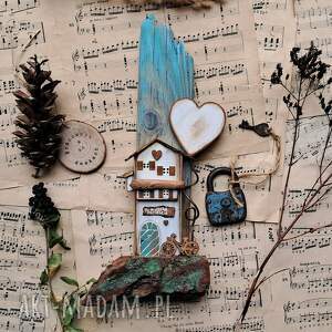 rustykalny wieszak z domkiem i sercem no 1, na klucze, prezent dla mamy