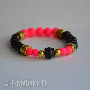 handmade bracelet by sis: różowo - czarne korale ze złotymi elementami