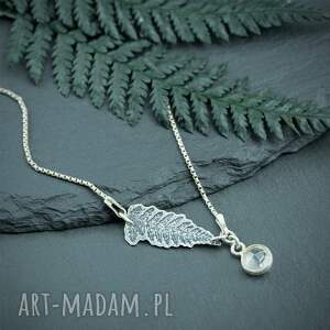 handmade naszyjniki srebrny naszyjnik z listkiem paproci i kryształem górskim, z oczkiem