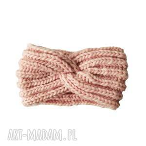 pomysł na upominek na święta Różowa opaska turban z wełny ręcznie