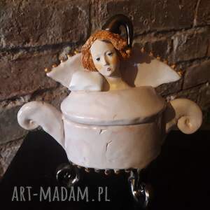pojemnik na różności z przykrywką, rzeźba ceramiczna postać, dziewczyna