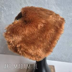 futrzana czapka ruda gora folkowa na podszewce rozmiar uniwersalny box A1, fr