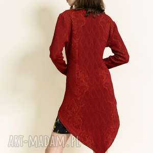 ręcznie zrobione swetry narzutka czerwona tłoczony wzór