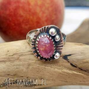 uroczy, zdobiony pierścionek z różowym turmalinem, rozmiar 13, różowy turmalin