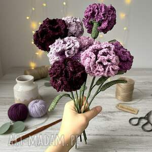 Prezent Goździk szydełkowy z liściem - ręcznie robiony, kwiat